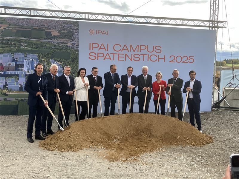 Mit dem Spatenstich ist der Startschuss für den KI-Campus in Heilbronn gefallen.