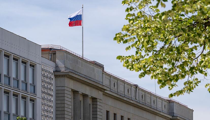 Das Personal der russischen Botschaft in Berlin wird k&uuml;nftig nicht mehr einfach so in andere EU-Staaten reisen d&uuml;rfen. (Archivbild)
