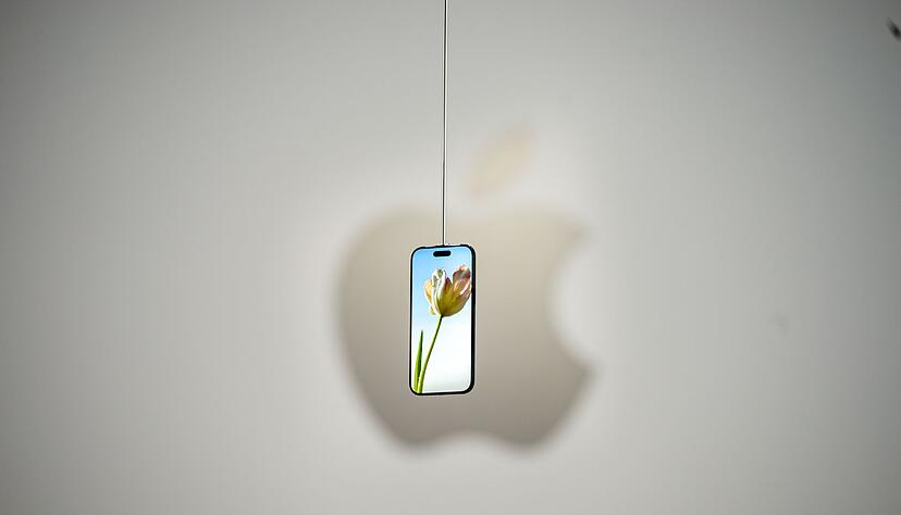 iPhone am Faden: Apples neues iPhone Air bei der Vorstellung im Apple-Hauptquartier in Cupertino.