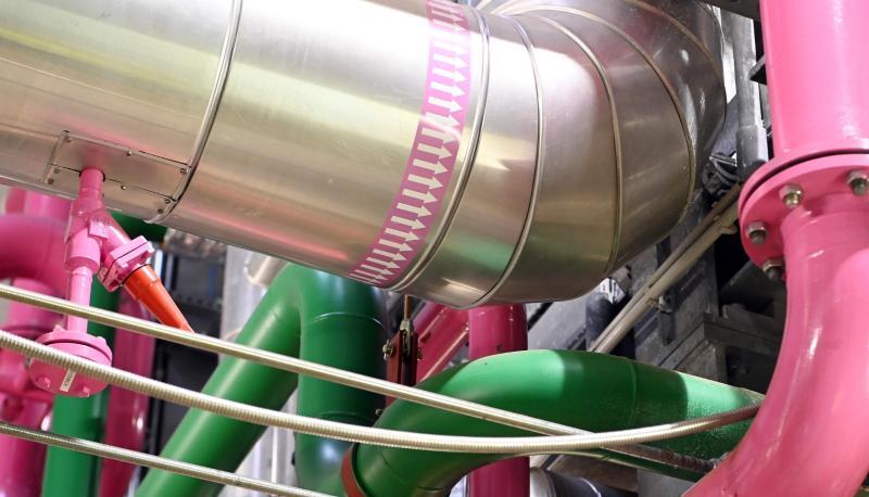 Innenaufnahme des Geothermiekraftwerks Bruchsal des Energiekonzerns EnBW.