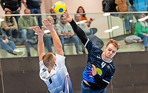 Niklas Müller (rechts) steuerte für die Sport-Union in kritischen Momenten wichtige Tore bei, doch Jonas May und der TSV Bönnigheim feierten am Ende den Derby-Sieg. Niklas Müller (rechts) steuerte für die Sport-Union in kritischen Momenten wichtige Tore bei, doch Jonas May und der TSV Bönnigheim feierten am Ende den Derby-Sieg.