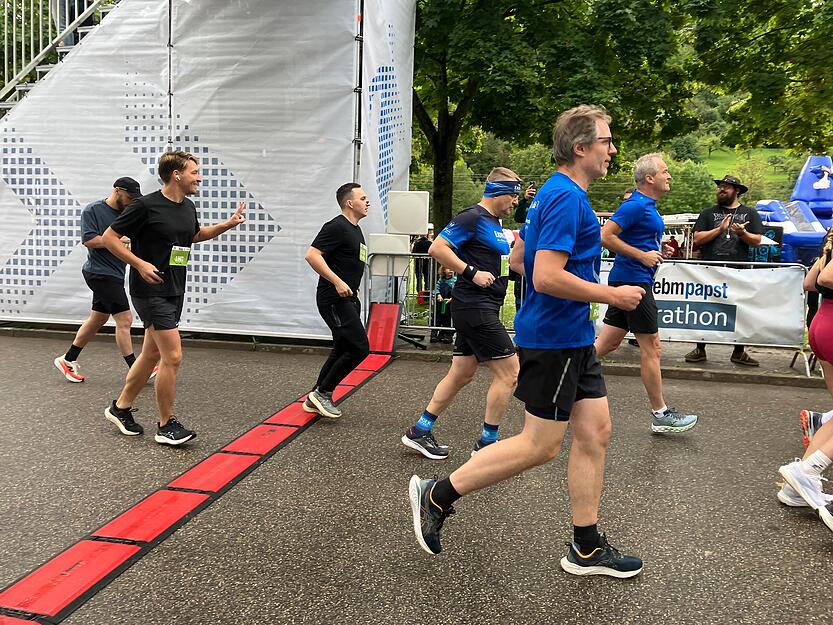 Von vorletzter Position aus geht Achim Beck den Halbmarathon an.