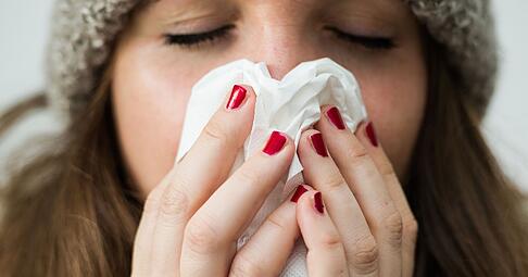 Die j&auml;hrliche Grippewelle nimmt langsam Fahrt auf. (Symbolbild)