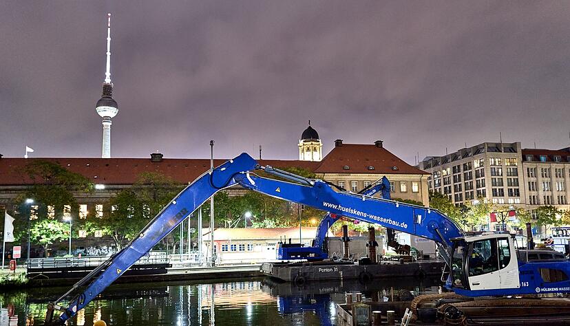 Eine Weltkriegsbombe wurde nahe der Fischerinsel in Berlin gefunden. Sie stellte sich als ungef&auml;hrlich heraus.