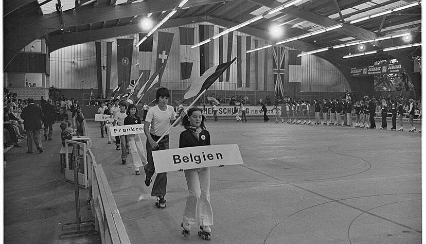 Zusammengestellt von Archiv und Dokumentation der Heilbronner Stimme 

Die Eishockeyabteilung des Heilbronner Rollschuhvereins (REV) ist 1980 entstanden. Darauf folgt am 20.3.1986 die Gr&uuml;ndung des Heilbronner Eishockey Clubs.