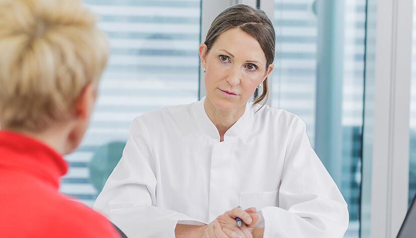 &Uuml;belkeit, Schmerzen im Oberbauch oder Fettstuhl: Sind typische Beschwerden von Pankreaskrebs stark und/oder halten l&auml;nger als zwei bis vier Wochen an, sollte man sie &auml;rztlich abkl&auml;ren lassen.