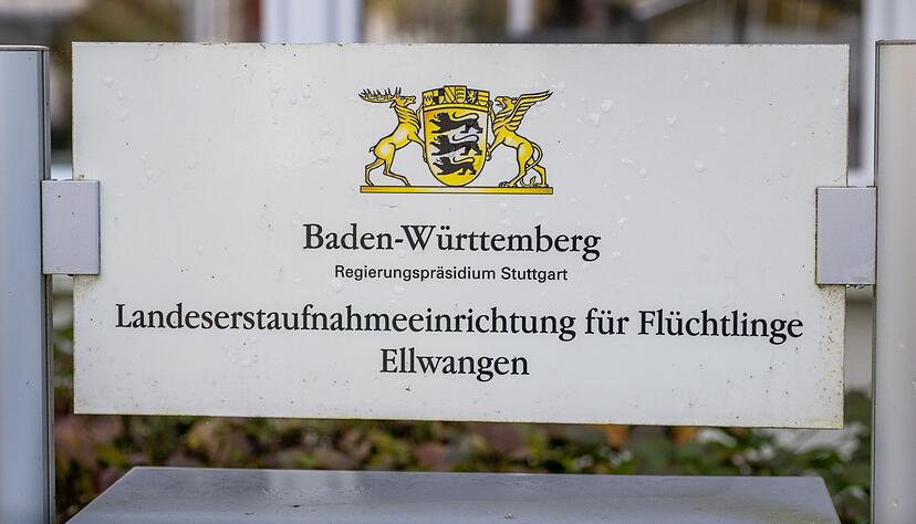 Schild Landeserstaufnahmestelle Ellwangen. (Archivbild)