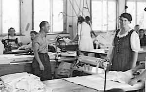 Schon kurz nach dem Ende des Zweiten Weltkriegs, als Würth gerade gegründet war und Firmen wie Stahl und Ziehl-Abegg mitten im Neubeginn steckten, war Mustang schon ein wichtiger Arbeitgeber.
Fotos: Archiv Schon kurz nach dem Ende des Zweiten Weltkriegs, als Würth gerade gegründet war und Firmen wie Stahl und Ziehl-Abegg mitten im Neubeginn steckten, war Mustang schon ein wichtiger Arbeitgeber.
Fotos: Archiv