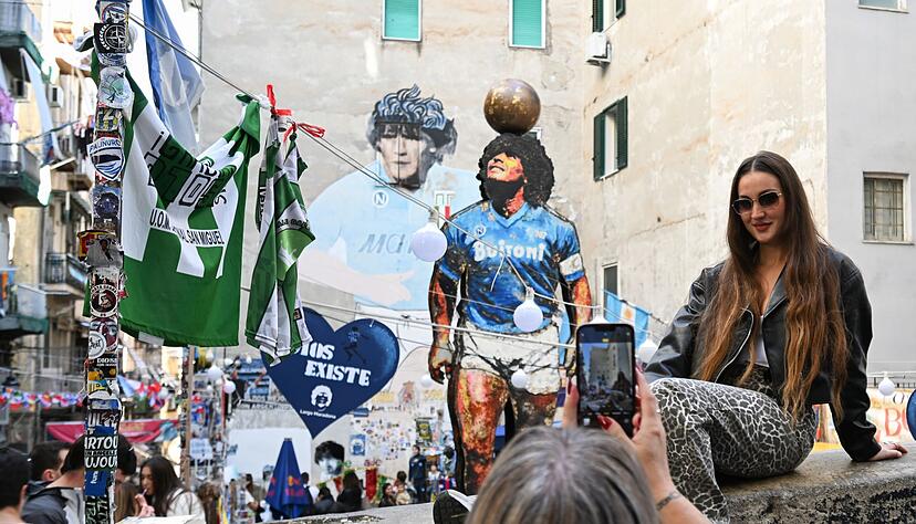 Der Largo Maradona geh&ouml;rt zu den wichtigsten Touristenattraktionen Neapels. (Archivbild)