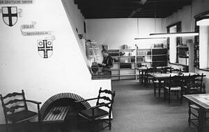 Ausleihe Ende der 70er Jahre: Damals war die Neckarsulmer Einrichtung in den Museumsstuben untergebracht.
Foto: Archiv