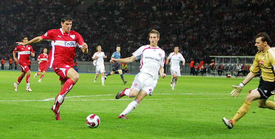 Es folgten zwei weitere Pokalfinale mit VfB-Beteiligung. Am 26. Mai 2007 verpasste der VfB in der Verlängerung das Double. Gegen den 1. FC Nürnberg endete die Partie 2:3.