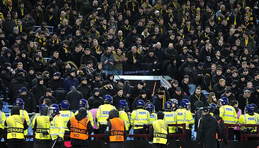 Beim Spiel der Young Boys Bern bei Aston Villa kam es zu Ausschreitungen. (Archivbild) Beim Spiel der Young Boys Bern bei Aston Villa kam es zu Ausschreitungen. (Archivbild)
