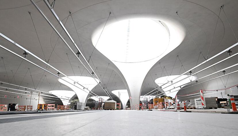 Bis vor kurzem war der Plan, dass im Stuttgart 21-Tiefbahnhof ab Ende 2026 Züge fahren. Wann der Bahnhof nun in Betrieb geht, ist derzeit unklar. (Archivbild) Bis vor kurzem war der Plan, dass im Stuttgart 21-Tiefbahnhof ab Ende 2026 Züge fahren. Wann der Bahnhof nun in Betrieb geht, ist derzeit unklar. (Archivbild)