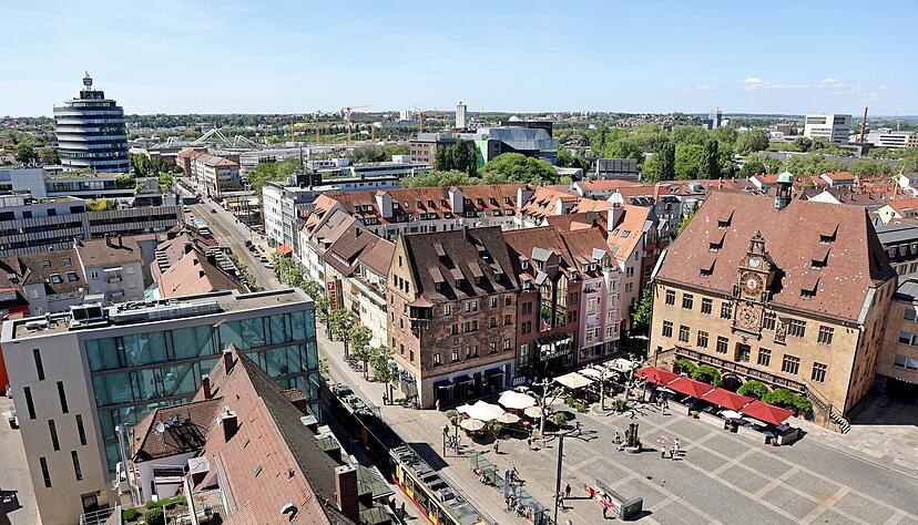 Eigentümer von Wohnungen in Mehrfamilienhäuser holen sich oft einen Hausverwalter. Kürzlich hörte ein Unternehmen auf, Hunderte Eigentümer suchten händeringend nach einer Alternative. Eigentümer von Wohnungen in Mehrfamilienhäuser holen sich oft einen Hausverwalter. Kürzlich hörte ein Unternehmen auf, Hunderte Eigentümer suchten händeringend nach einer Alternative.