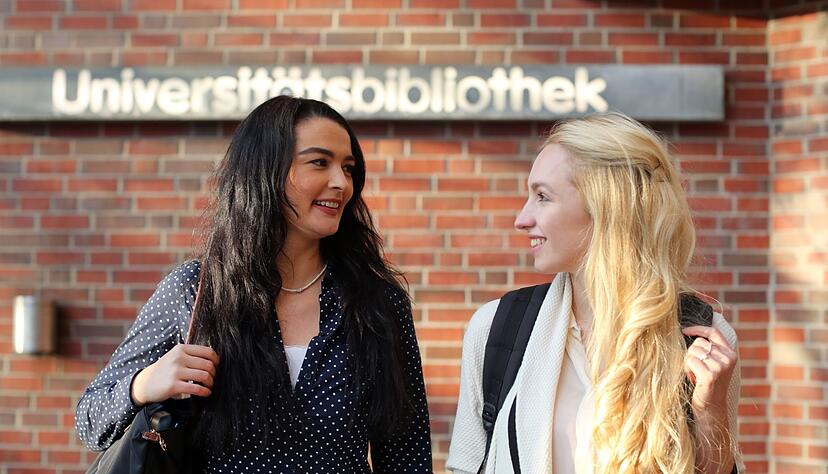 In den ersten Uni-Wochen bieten viele Hochschulen Einf&uuml;hrungen zur Bibliotheksnutzung und Kurse zu Lernmethoden und Pr&uuml;fungen an