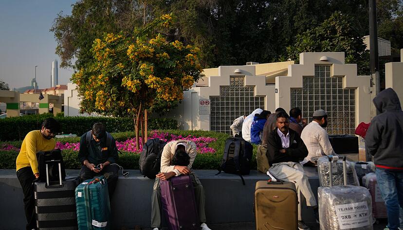 Tausende gestrandete Passagiere wurden bereits von den Airports und nationalen Fluggesellschaften der Vereinigten Arabischen Emirate betreut. Tausende gestrandete Passagiere wurden bereits von den Airports und nationalen Fluggesellschaften der Vereinigten Arabischen Emirate betreut.