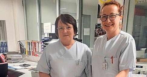 Lilli Bernhard (links) und Irina Reiß haben Nachtschicht. Ihr Dienst ist ruhig.