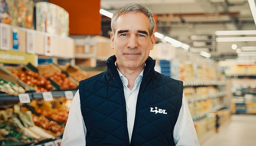 Friedrich Fuchs, Geschäftsleitungsvorsitzender von Lidl Deutschland, erklärt die Preisnachlässe beim Discounter für dauerhaft.
