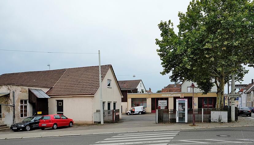 Die Freiwillige Feuerwehr Böckingen soll bis 2029/30 aus der Ludwigsburger Straße/Hohlstraße an den Sonnenbrunnen verlegt werden. Die Freiwillige Feuerwehr Böckingen soll bis 2029/30 aus der Ludwigsburger Straße/Hohlstraße an den Sonnenbrunnen verlegt werden.