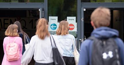 Schüler und Schülerinnen sollen tage- oder wochenweise die Schule besuchen können.