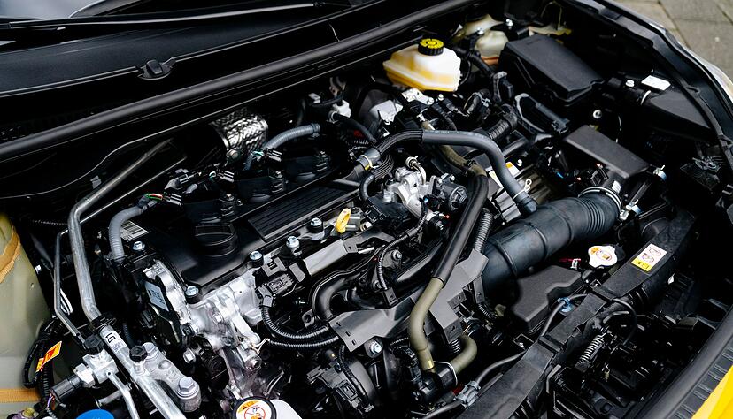 Aufgerüstet: Im Aygo X werkelt nun ein 1,5-Liter-Motor mit Hybridtechnik. Aufgerüstet: Im Aygo X werkelt nun ein 1,5-Liter-Motor mit Hybridtechnik.