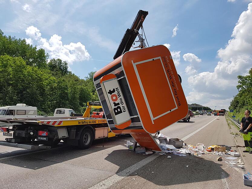 Unfall auf der A81 beim Parkplatz K&auml;lbling | 20.06.