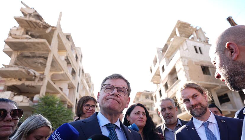 Au&szlig;enminister Johann Wadephul (CDU) hatte vergangene Woche unter dem Eindruck schwerer Zerst&ouml;rungen in einer Vorstadt von Damaskus Zweifel an einer raschen R&uuml;ckkehr einer gro&szlig;en Zahl von syrischen Kriegsfl&uuml;chtlingen ge&auml;u&szlig;ert.