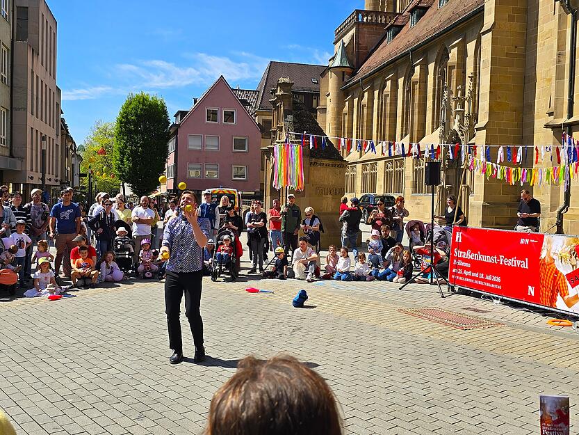 W&auml;hrend auf dem Markplatz gefeiert wurde...