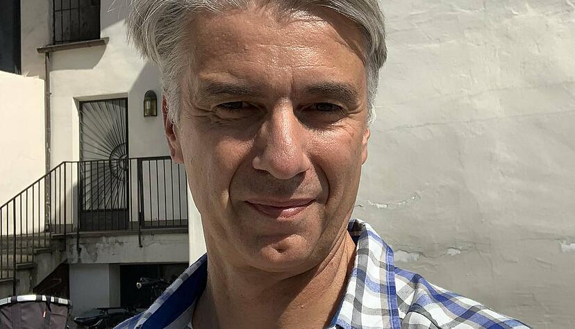 Marc Jongen vor dem Geburtshaus von Andreas Hofer bei St. Leonhardt in Südtirol. Der AfD-Politiker ist in Lana aufgewachsen.
Foto: privat Marc Jongen vor dem Geburtshaus von Andreas Hofer bei St. Leonhardt in Südtirol. Der AfD-Politiker ist in Lana aufgewachsen.
Foto: privat