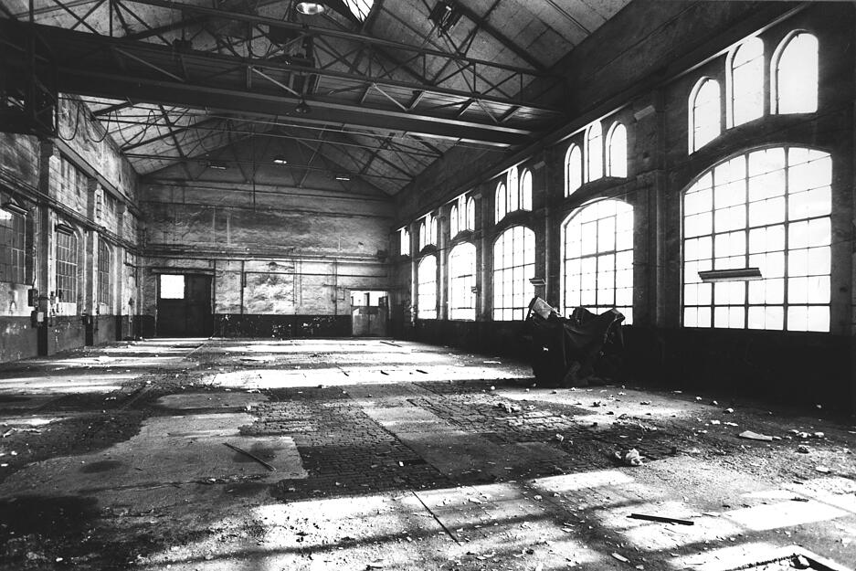 Zusammengestellt von Archiv und Dokumentation der Heilbronner Stimme 
März 1984: Einen trostlosen Eindruck macht die ehemalige Maschinenhalle der Maschinenbau GmbH an der Heilbronner Olgastraße. Sie wird nach der Sanierung Teil des Jugend- und Kulturzentrums sein. Zusammengestellt von Archiv und Dokumentation der Heilbronner Stimme 
März 1984: Einen trostlosen Eindruck macht die ehemalige Maschinenhalle der Maschinenbau GmbH an der Heilbronner Olgastraße. Sie wird nach der Sanierung Teil des Jugend- und Kulturzentrums sein.