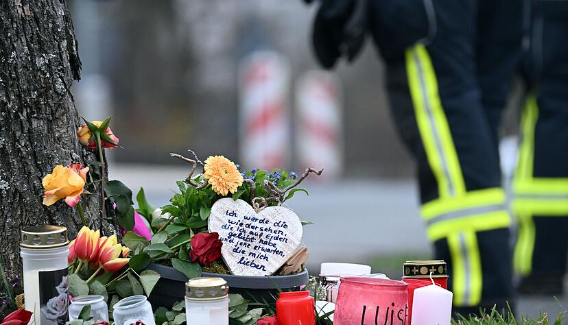 Mit einer Trauerfeier nehmen Angehörige der getöteten zwölfjährigen Luise aus Freudenberg Abschied von dem Mädchen.