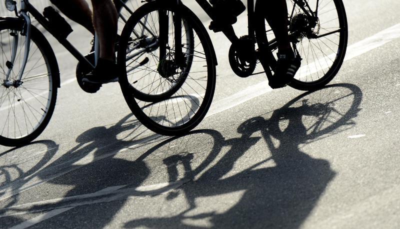 Alkohol und Fahrrad: Wer sein Rad liebt, der schiebt. Alkohol und Fahrrad: Wer sein Rad liebt, der schiebt.