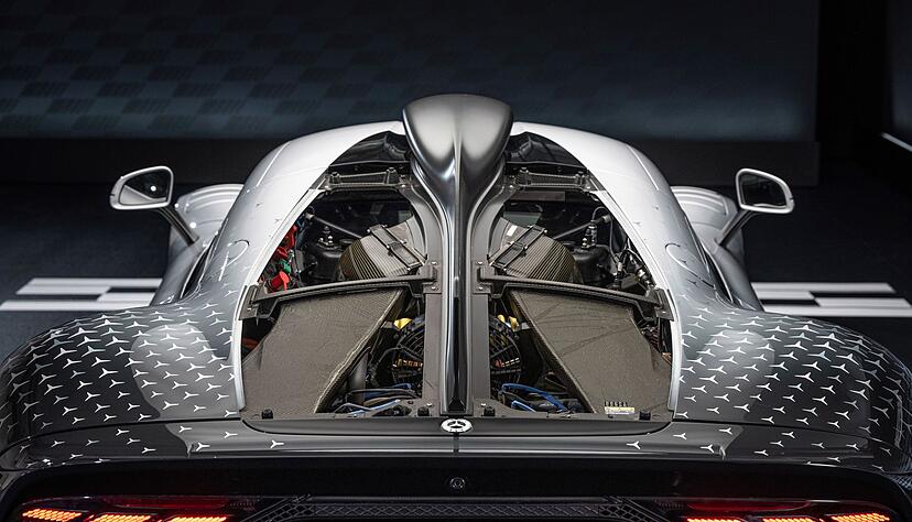 Skulptur auf Rädern: Ein Blick in Richtung «Maschinenhalle» des über 1.000 PS starken Renners. Skulptur auf Rädern: Ein Blick in Richtung «Maschinenhalle» des über 1.000 PS starken Renners.