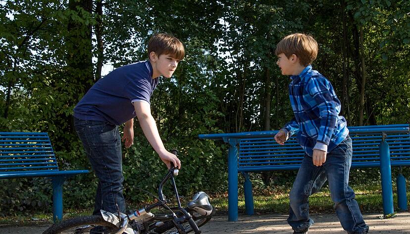 Streit gehört bei vielen Geschwistern zum Alltag dazu - und ist ganz normal. Streit gehört bei vielen Geschwistern zum Alltag dazu - und ist ganz normal.