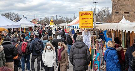 Zuletzt fand der Heilbronner Pferdemarkt wegen Corona auf der Theresienwiese statt. Ende Februar geht er wieder im Bereich Harmonie/Karlstraße/Friedensplatz über die Runden.
Foto: Archiv/Veigel