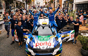 Fahrer Dennis Rostek (rechts) und Co-Pilot Stefan Kopczyk wollen ihre j&uuml;ngsten Erfolge in Deutschland und den Niederlanden wiederholen.
