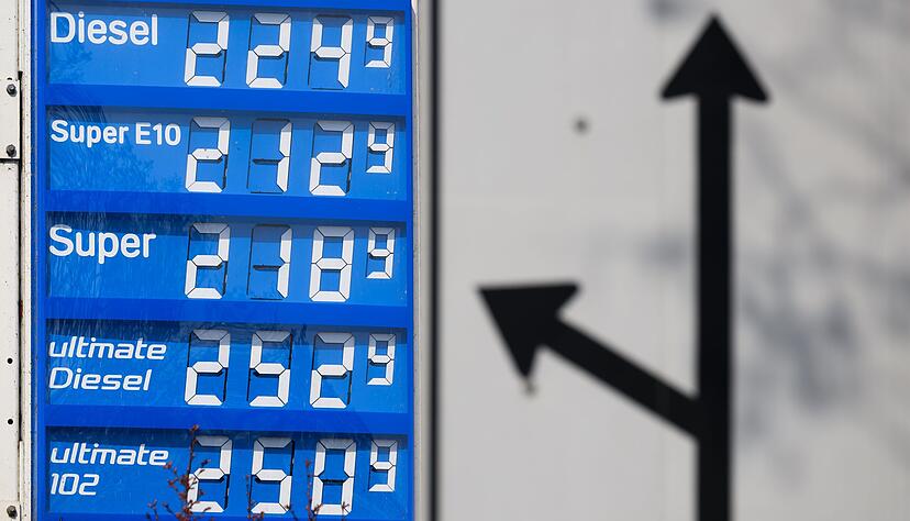 Die Spritpreise steigen in Folge der aktuellen Auseinandersetzung in Nahost auf ein Allzeithoch.