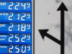 Die Spritpreise steigen in Folge der aktuellen Auseinandersetzung in Nahost auf ein Allzeithoch.