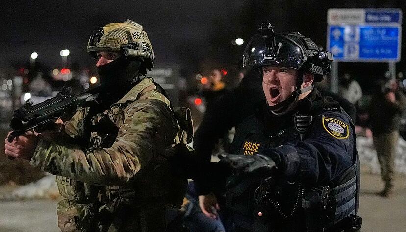 In Minneapolis schoss ein ICE-Beamter auf eine Frau und t&ouml;tete sie.