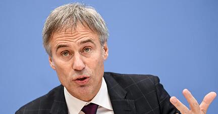 Achim Berg, Pr&auml;sident Bitkom, spricht bei einer Pressekonferenz. Der Digitalverband Bitkom hat eine deutliche Verbesserung des Corona-Impfmanagements in Deutschland gefordert.