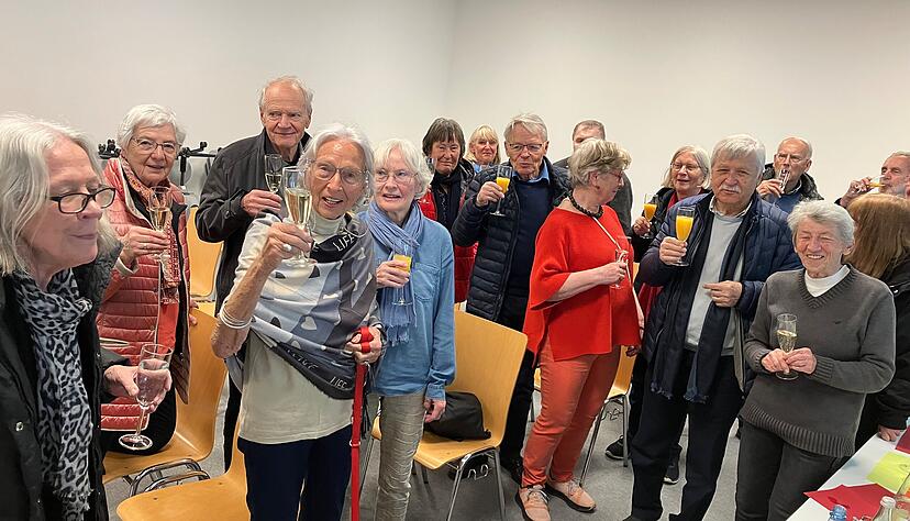 Wiedersehen nach 60 Jahren: Ehemalige des Geburtsjahrgangs 1946 haben sich am Hohenlohe-Gymnasium &Ouml;hringen getroffen.