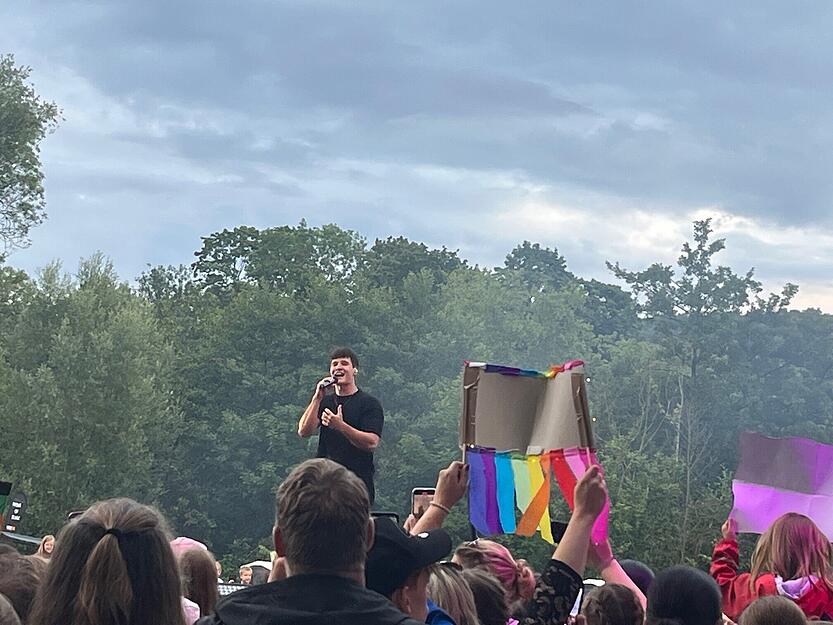 Beim Mosbacher Sommer hat Wincent Weiss nicht nur Lieder, sondern auch ehrliche Worte und Ratschläge im Gepäck.
