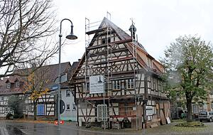 Mehr als zehn Jahre blieb das Alte Rathaus ungenutzt, nachdem die Verwaltungsstelle aufgelöst wurde. Das Fachwerkhaus stammt aus dem 16. Jahrhundert.