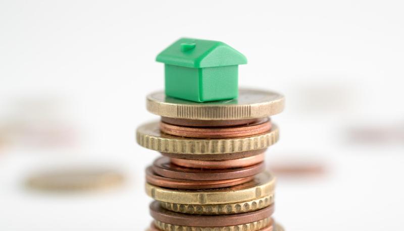 Das OLG Frankfurt hatte am 1. Juli gegen die Commerzbank entschieden, dass die Ausführungen des Instituts zur Berechnung der Vorfälligkeitsentschädigung in dem strittigen Darlehensvertrag «nicht den gesetzlichen Anforderungen» genügen. Das OLG Frankfurt hatte am 1. Juli gegen die Commerzbank entschieden, dass die Ausführungen des Instituts zur Berechnung der Vorfälligkeitsentschädigung in dem strittigen Darlehensvertrag «nicht den gesetzlichen Anforderungen» genügen.