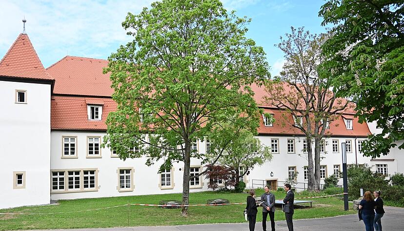 Zwei Jahre dauerte die fast drei Millionen Euro teure Renovierung des denkmalgesch&uuml;tzten Geb&auml;udes am Semi.
Foto: Katrin Draskovits