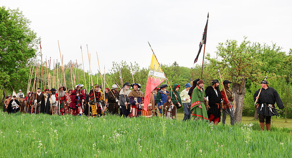Als Erinnerung an einen Bauernaufstand vor 500 Jahren wurde ein Bauernkriegsheer zum Leben erweckt. 