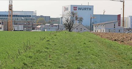 Zwischen Kupferzell und Gaisbach würde eine neue Trasse entstehen. Sie führt bis zum Neubaugebiet Haselhöhe in Sichtweite von Würth. An diesem Punkt begänne die Tunnel-Variante oder die längere Strecke durchs Künsbachtal.
Fotos: Reichert