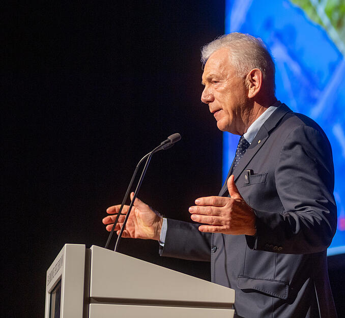 Oberbürgermeister Harry Mergel zeichnete das Bild einer Stadt, die sich ihrer Herausforderungen bewusst ist, zugleich aber selbstbewusst auf ihre Potenziale blickt Oberbürgermeister Harry Mergel zeichnete das Bild einer Stadt, die sich ihrer Herausforderungen bewusst ist, zugleich aber selbstbewusst auf ihre Potenziale blickt