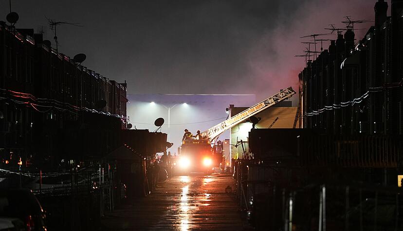 Ersthelfer an der Unfallstelle