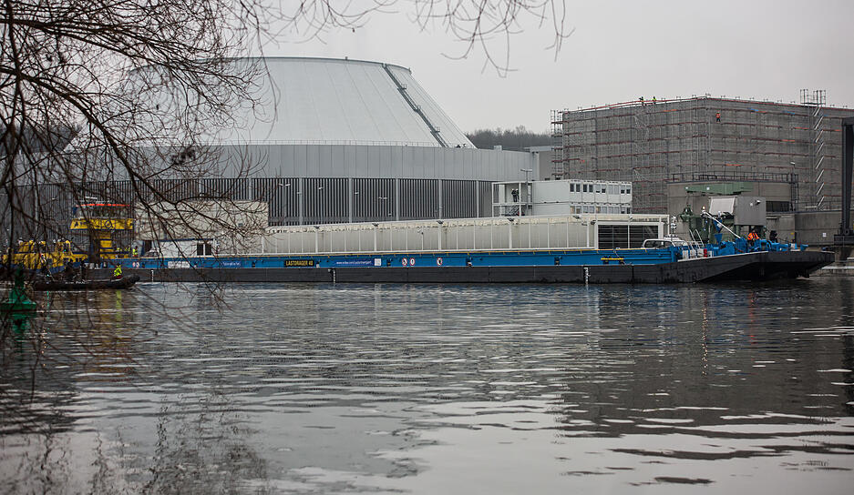 Fünfter Castor-Transport auf dem Neckar Fünfter Castor-Transport auf dem Neckar